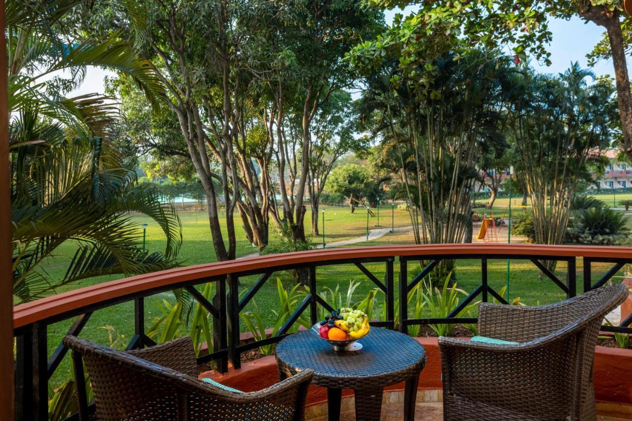 Caravela Beach Resort Varca Kültér fotó The Royal Golf Course
