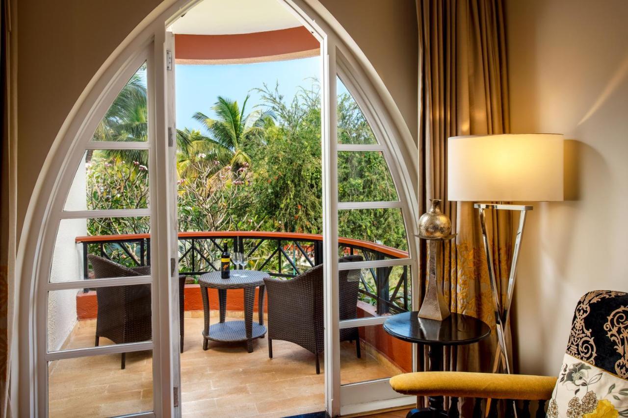 Caravela Beach Resort Varca Kültér fotó A room at the Taj Bengal