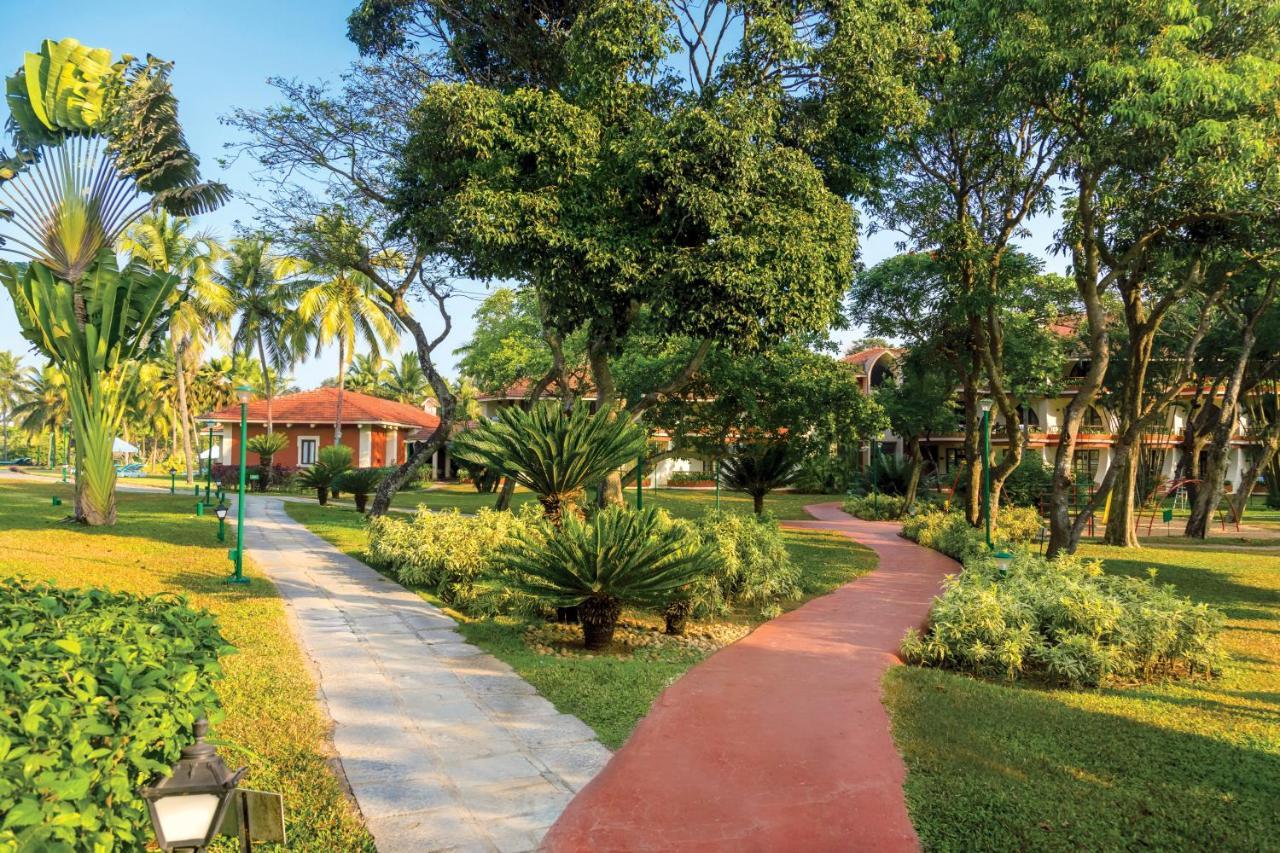 Caravela Beach Resort Varca Kültér fotó The resort's grounds